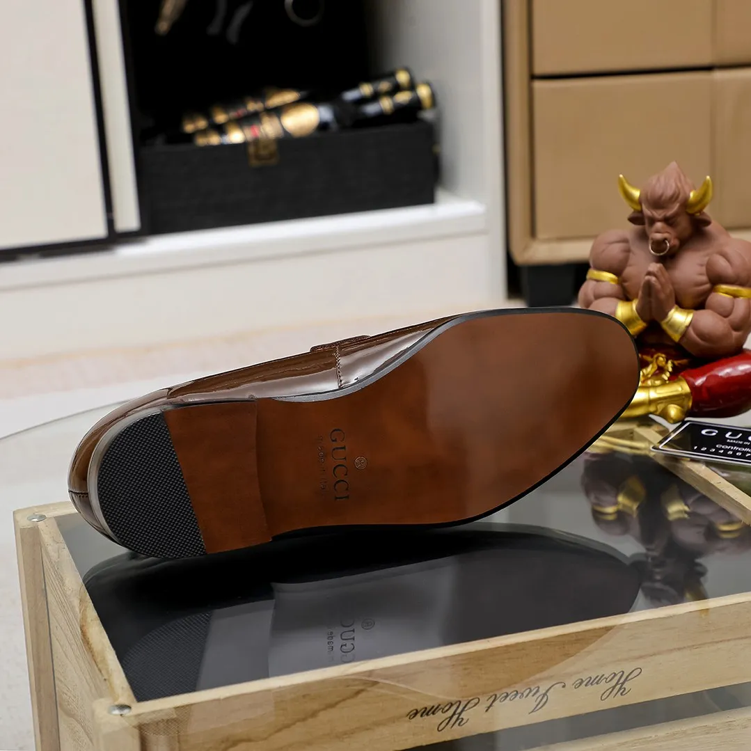 Men's men's shoes 💰420 🆘【GUCCI】Gucci ·🐂里· Hot-selling pea shoes top brand luxury, top quality, the latest fashion pea shoes. The upper is made of original first-layer cowhide. (Full first-layer water-dyed 🐂 leather·inner). The original stylish and stylish soft rubber wear-resistant and non-slip outsole is light and comfortable on the foot, available in 3 colors! Matching code: 38 / 45